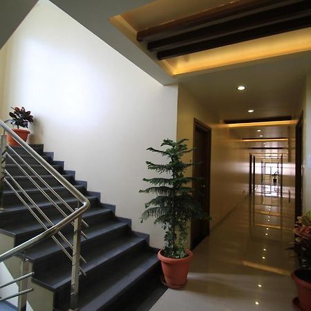 Hotel Sai Smaran Shirdi Ngoại thất bức ảnh