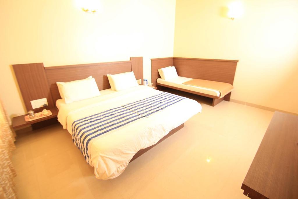 Hotel Sai Smaran Shirdi Phòng bức ảnh