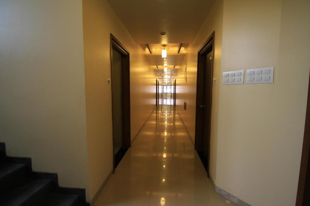 Hotel Sai Smaran Shirdi Ngoại thất bức ảnh
