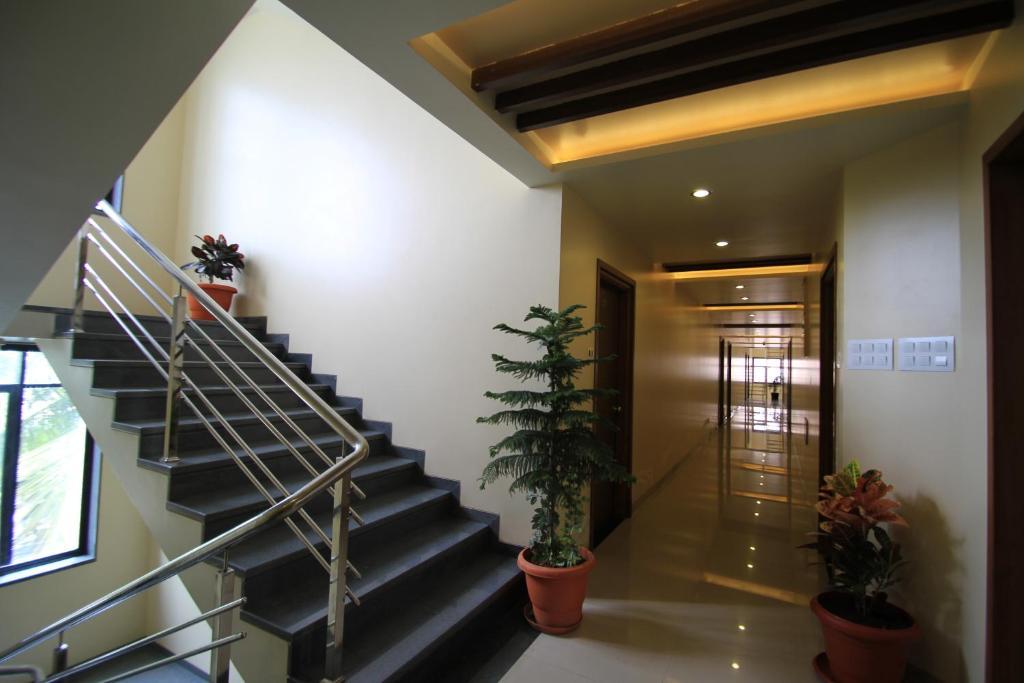 Hotel Sai Smaran Shirdi Ngoại thất bức ảnh