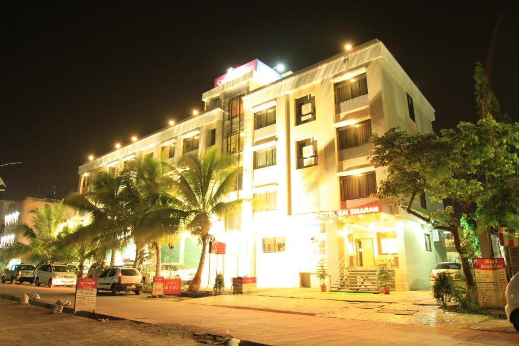 Hotel Sai Smaran Shirdi Ngoại thất bức ảnh