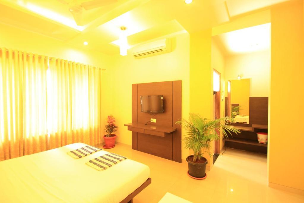 Hotel Sai Smaran Shirdi Ngoại thất bức ảnh